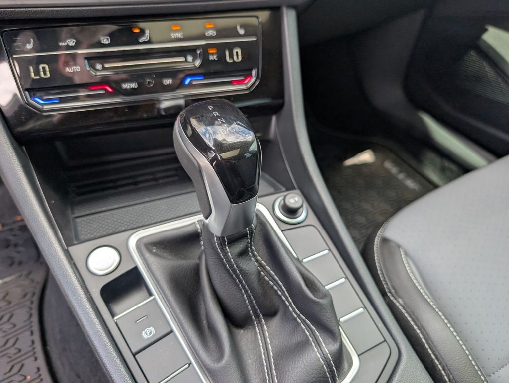 2025 Volkswagen Jetta 1.5T SE photo 12