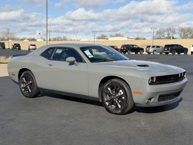 2023 Dodge Challenger SXT's photo