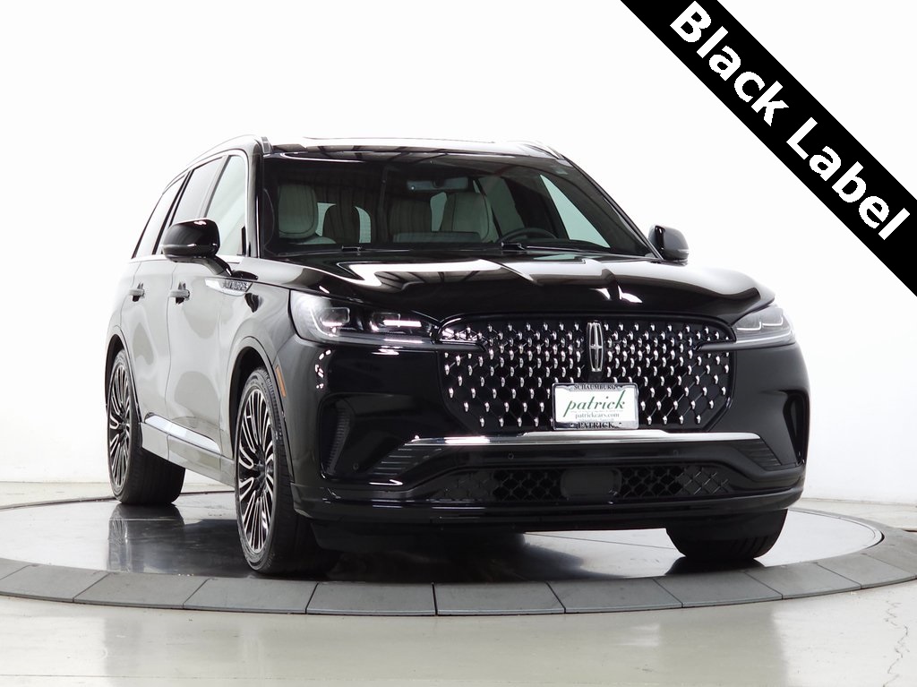 2025 Lincoln Aviator Black Label's photo