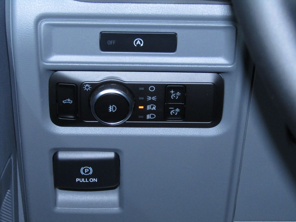 2025 Ford F-150 XLT photo 24