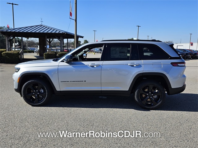 2025 Jeep Grand Cherokee Limited photo 4
