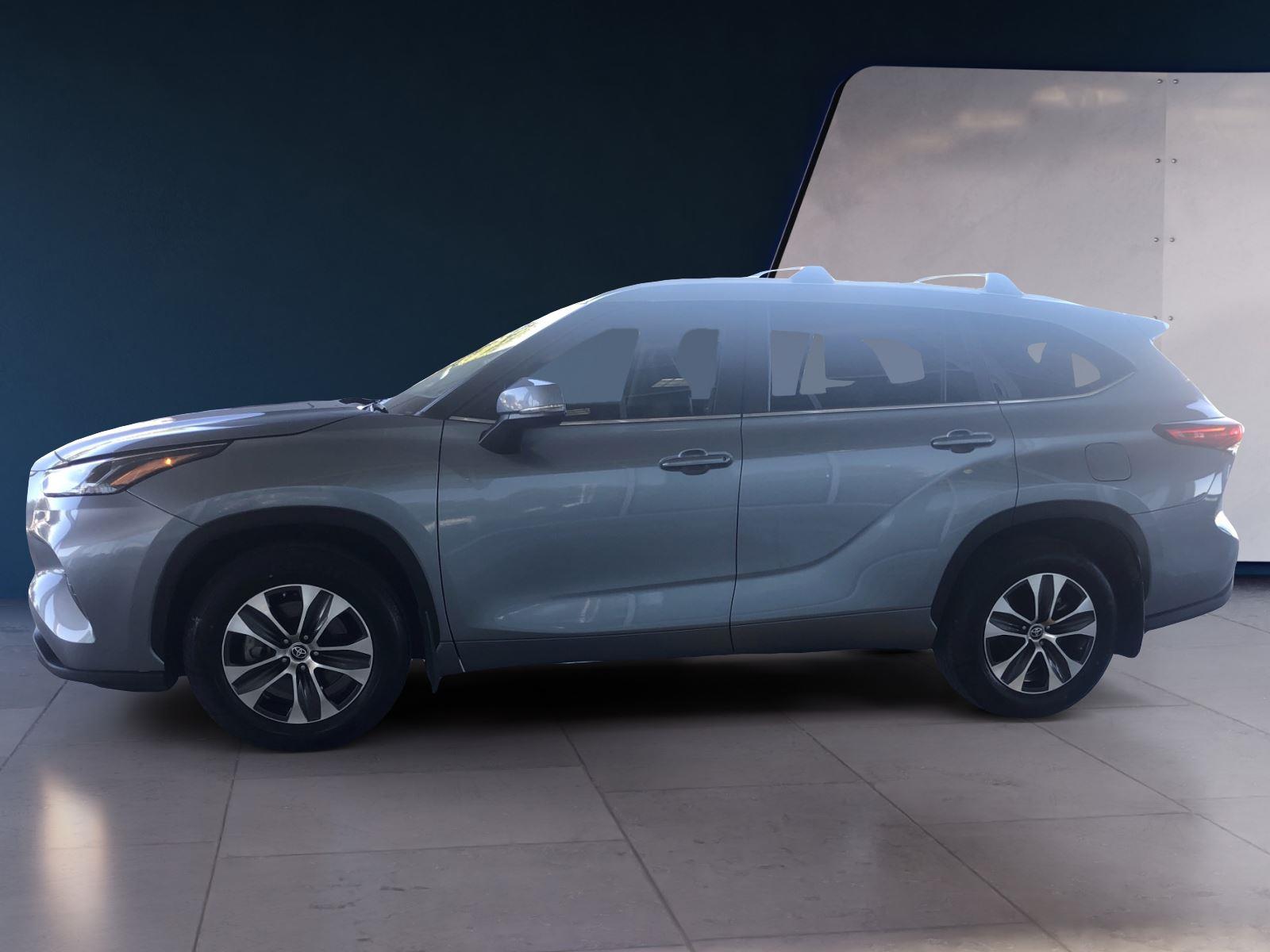 2023 Toyota Highlander XSE photo 2