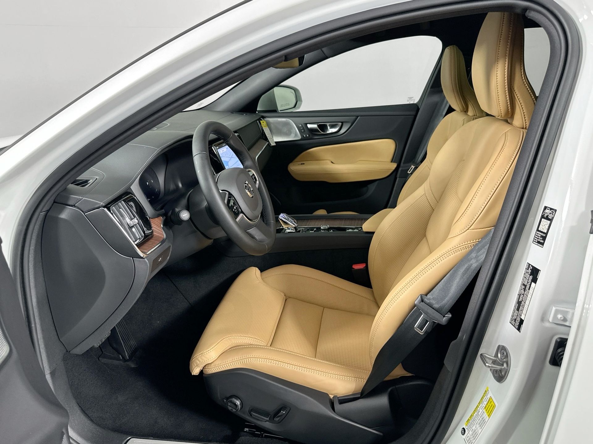2026 Volvo V60 Cross Country B5 AWD photo 21