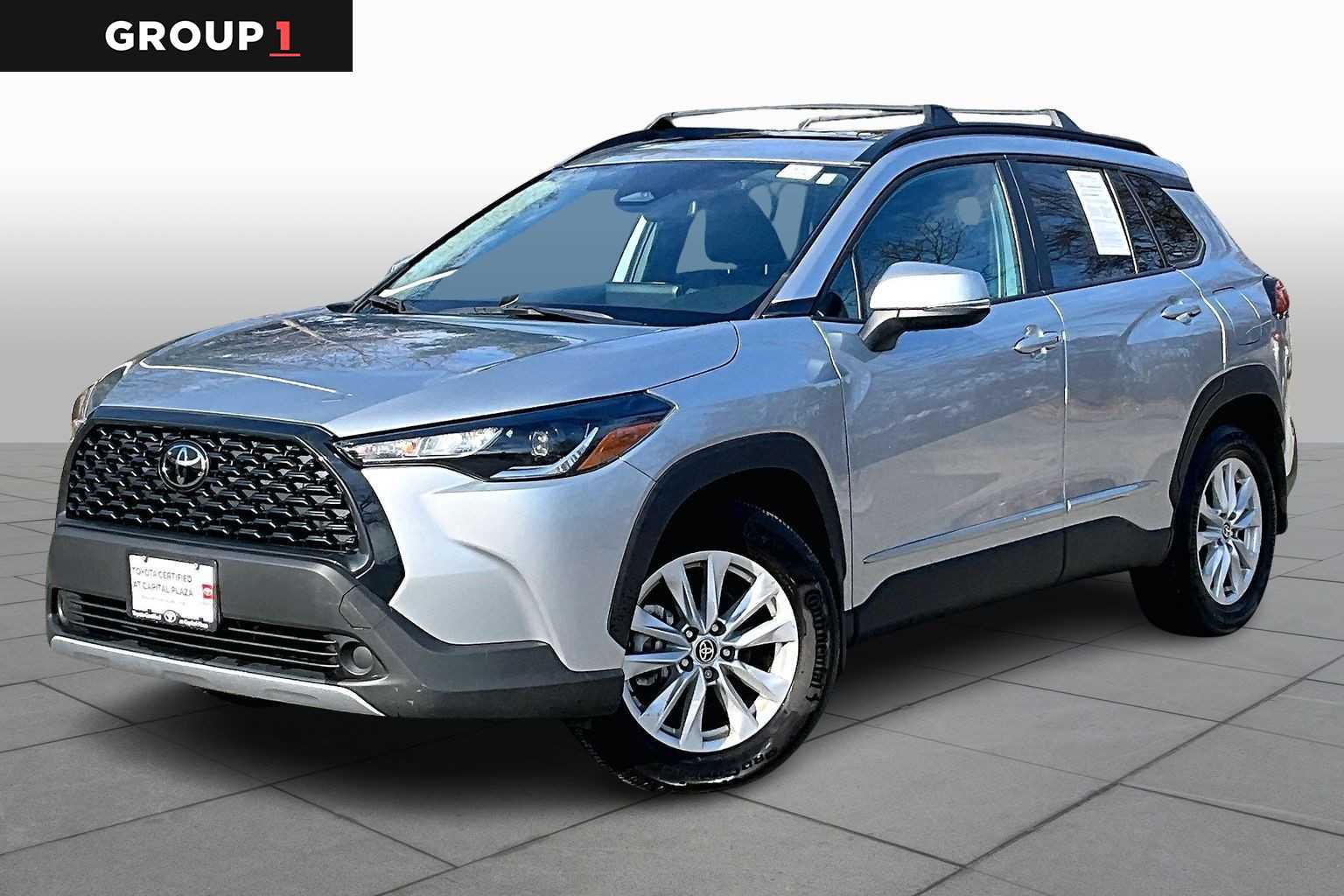 2023 Toyota Corolla Cross LE's photo