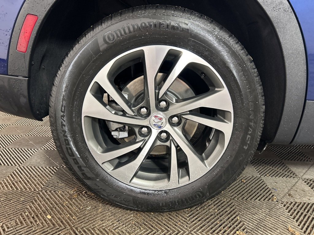 2023 Buick Envision Essence photo 2