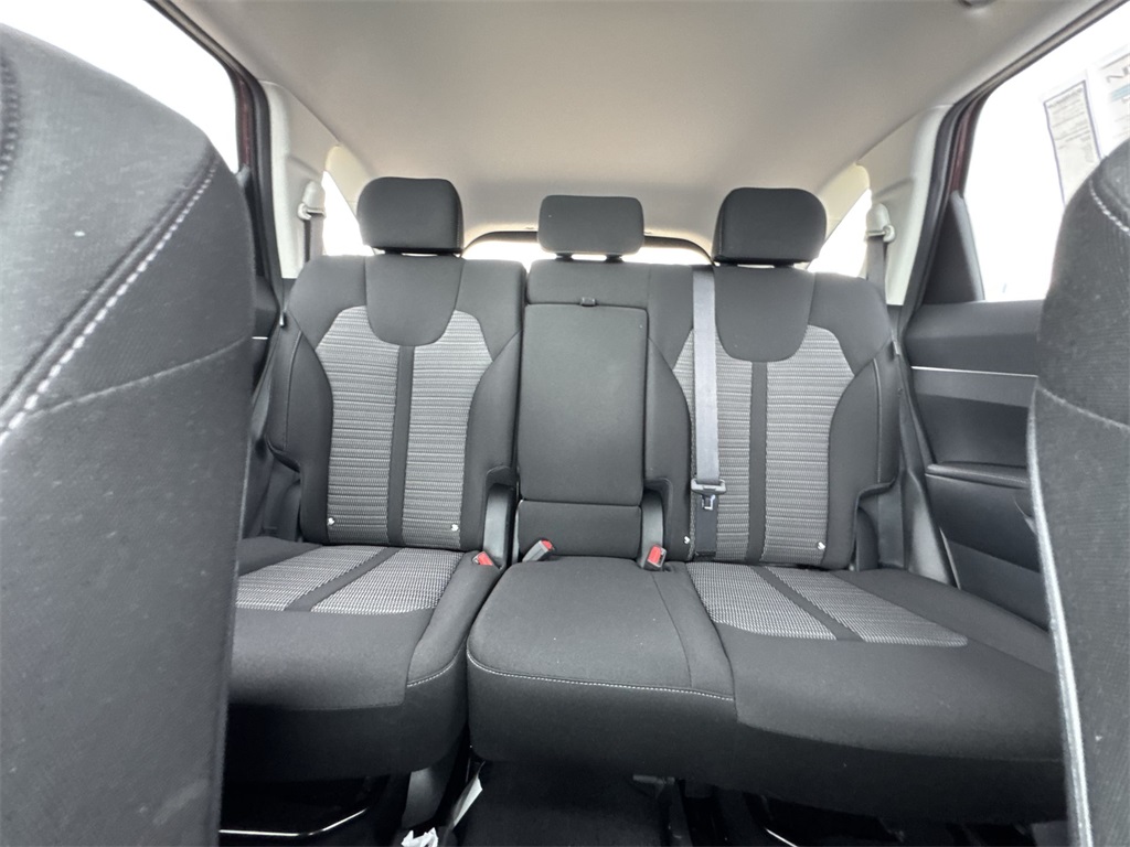 2025 Kia Sorento LX photo 13