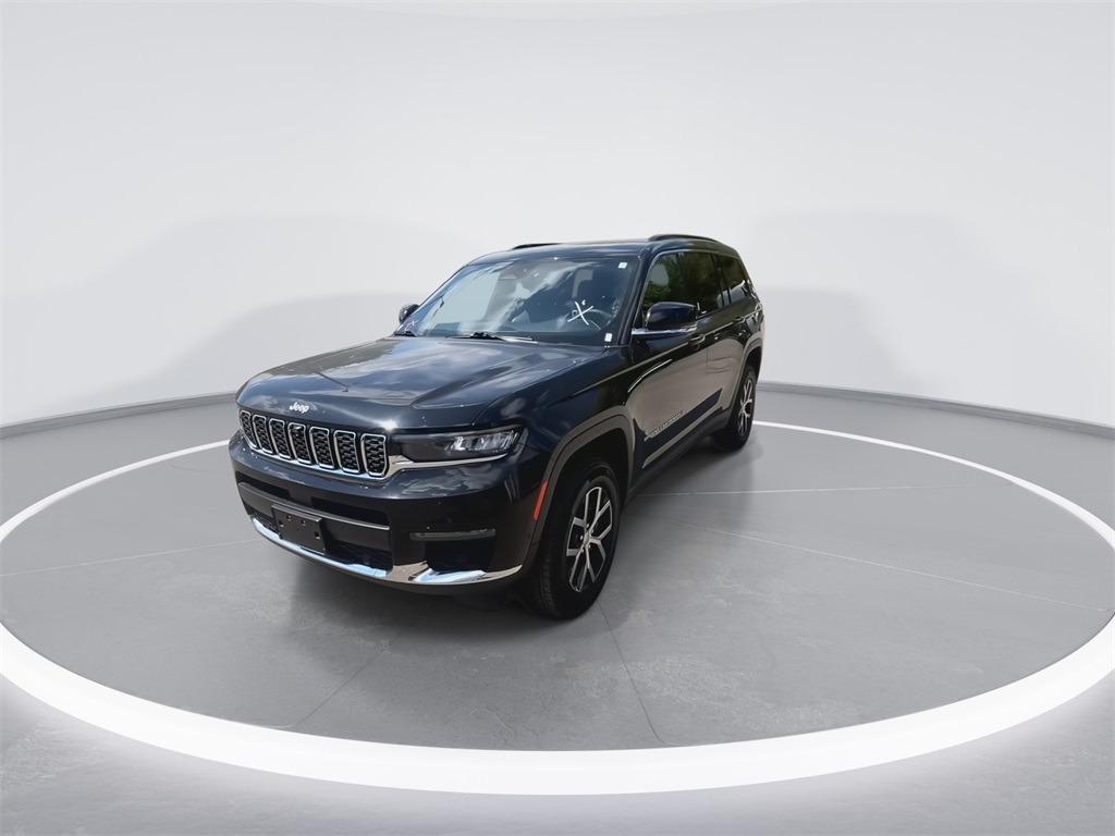 2024 Jeep Grand Cherokee Limited photo 3