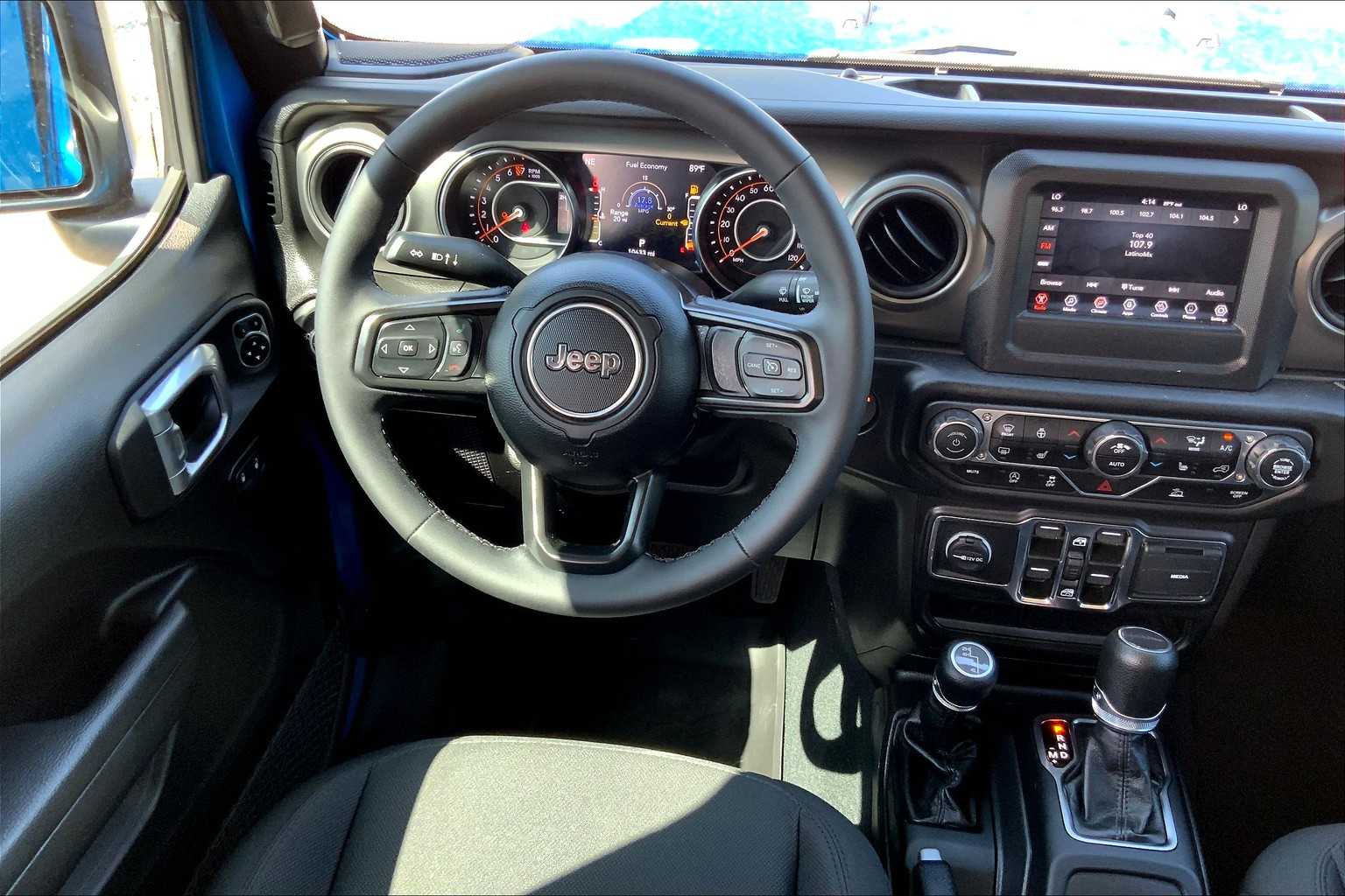 2023 Jeep Gladiator Willys photo 5