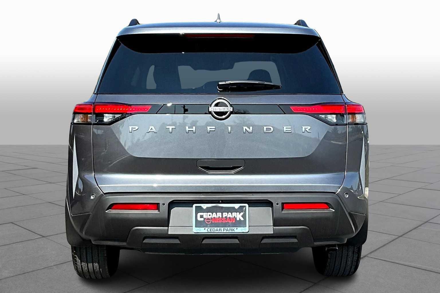 2025 Nissan Pathfinder SV photo 4