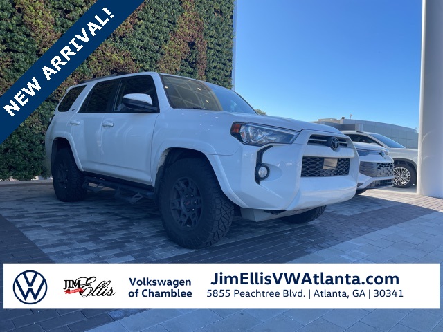 2020 Toyota 4Runner SR5's photo