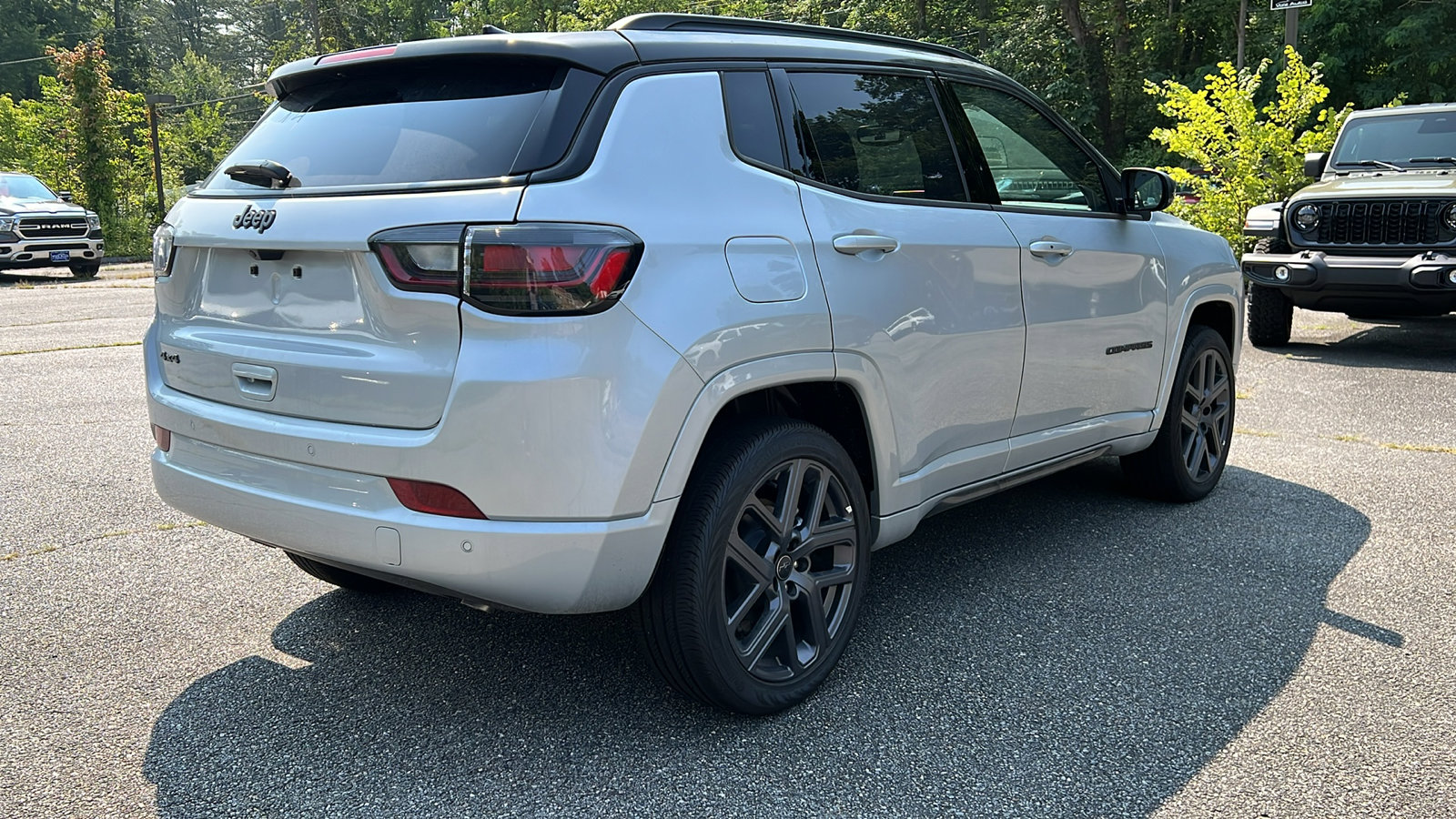 2025 Jeep Compass Limited photo 3