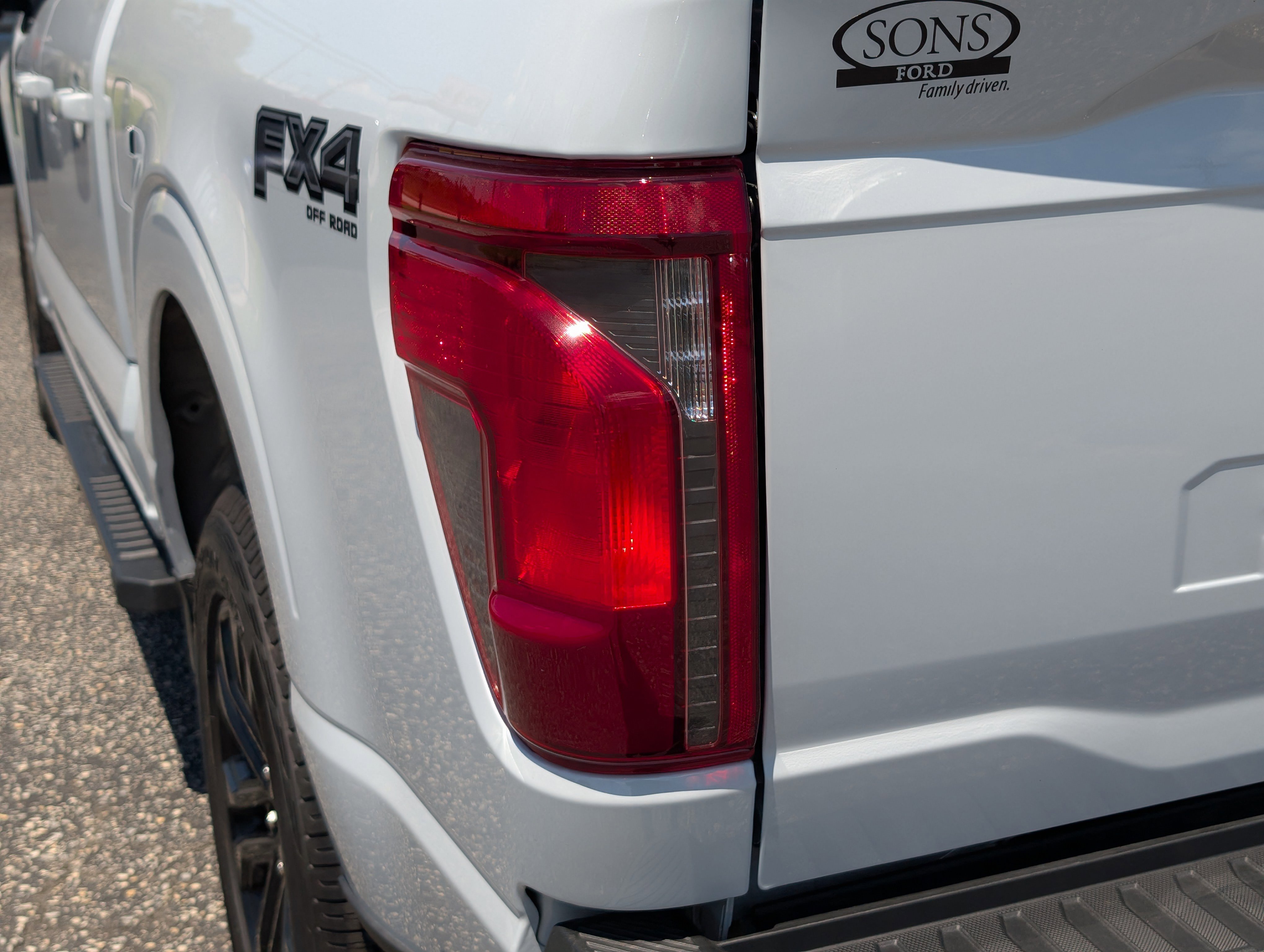 2025 Ford F-150 XLT photo 3