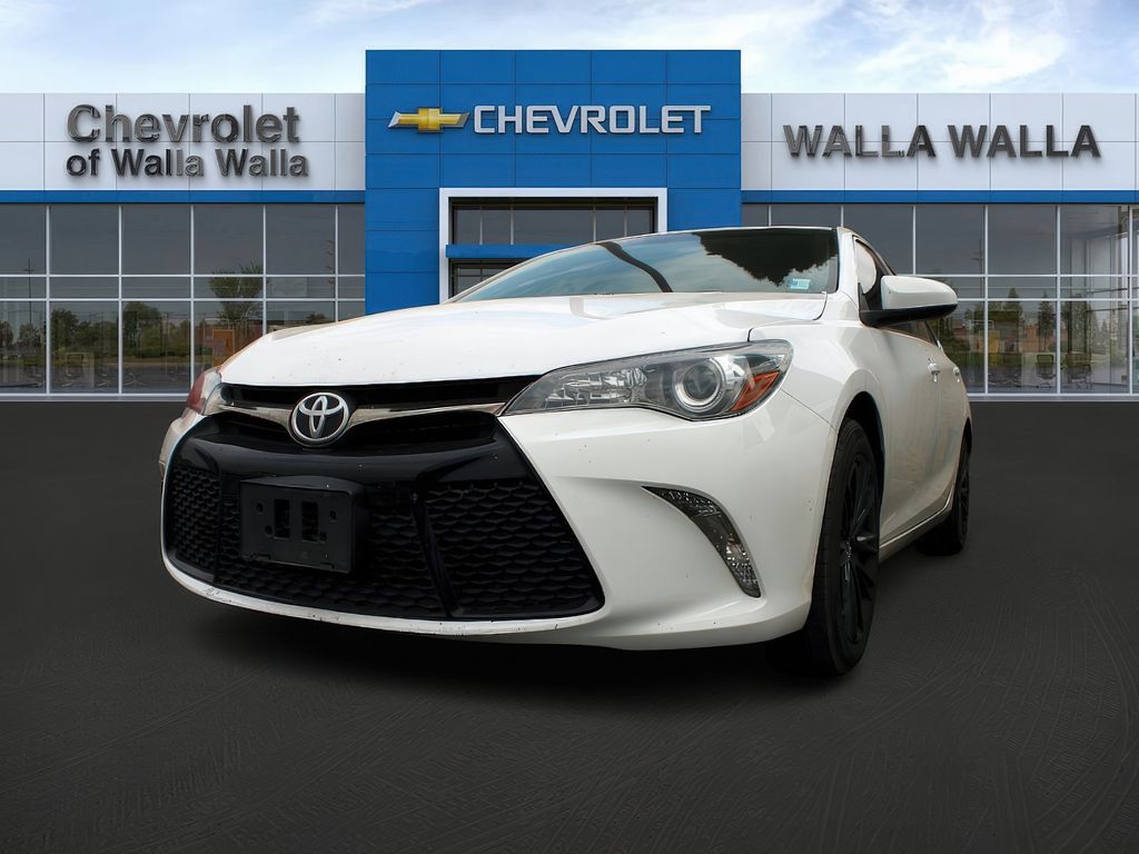 2016 Toyota Camry SE photo 10