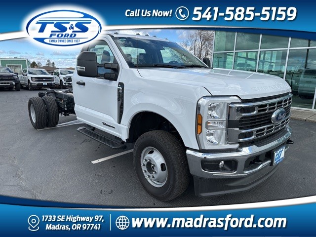 2024 Ford F-350 Super Duty Chassis Cab XL's photo