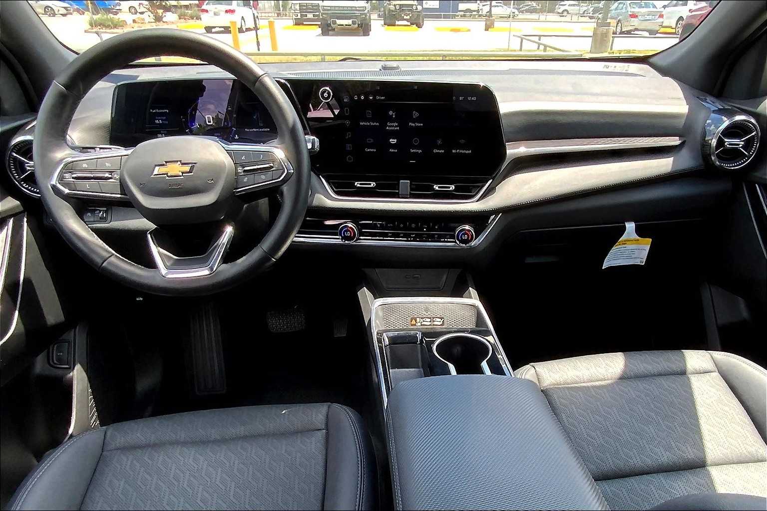 2025 Chevrolet Equinox LT photo 13