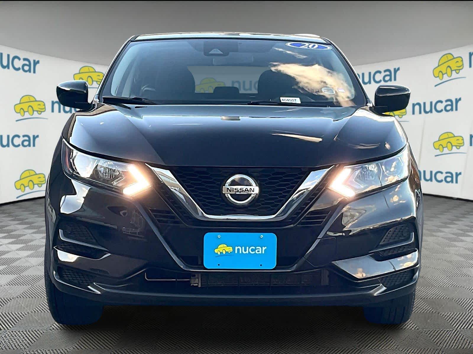 2020 Nissan Rogue Sport S photo 2