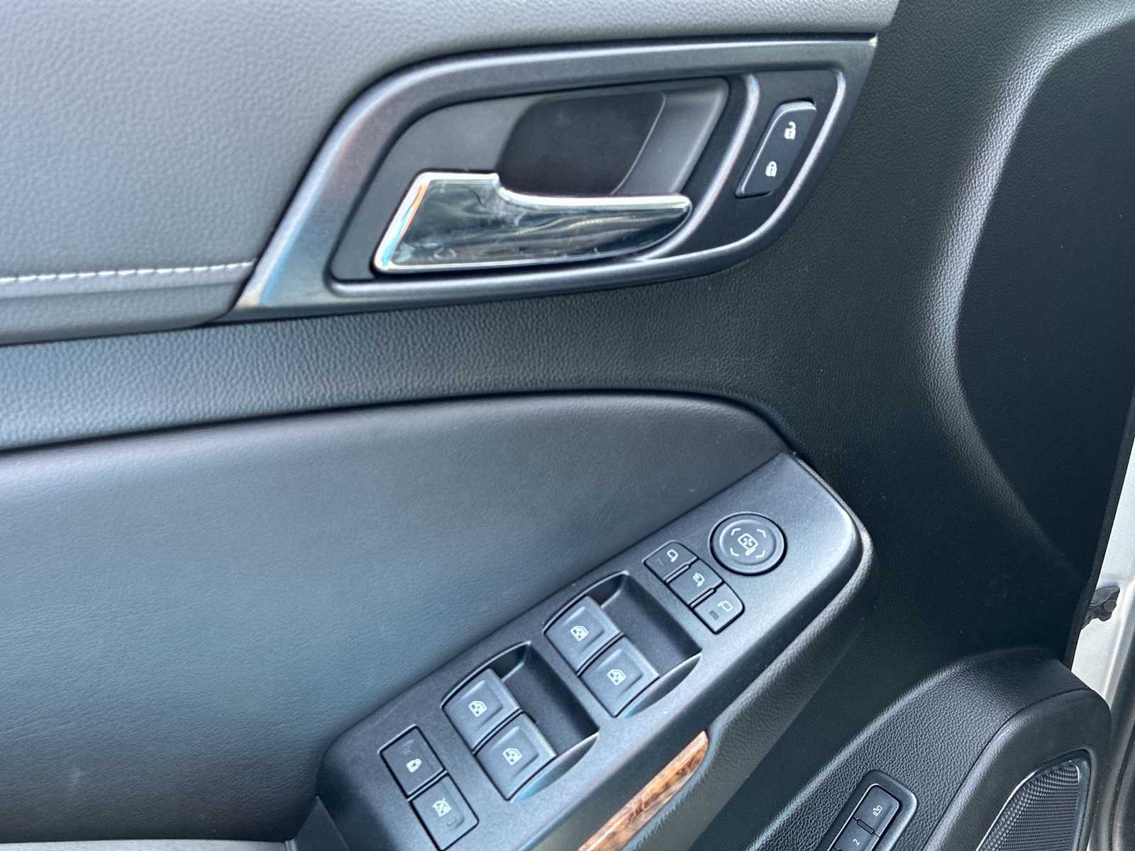 2020 Chevrolet Suburban Premier photo 24