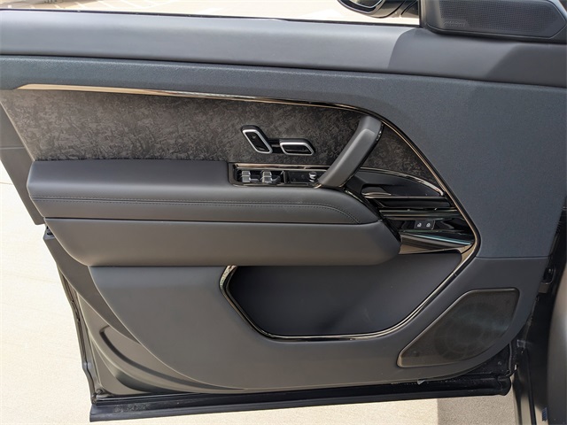 2025 Land Rover Range Rover Sport photo 11