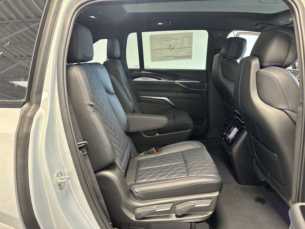 2025 Cadillac Escalade IQ Luxury photo 27