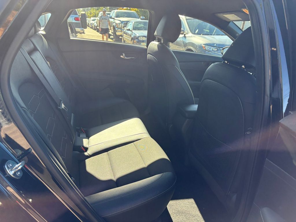 2024 Kia Forte GT-Line photo 28