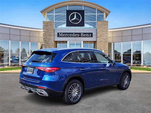 2025 Mercedes Benz GLC 300 4MATIC photo 4