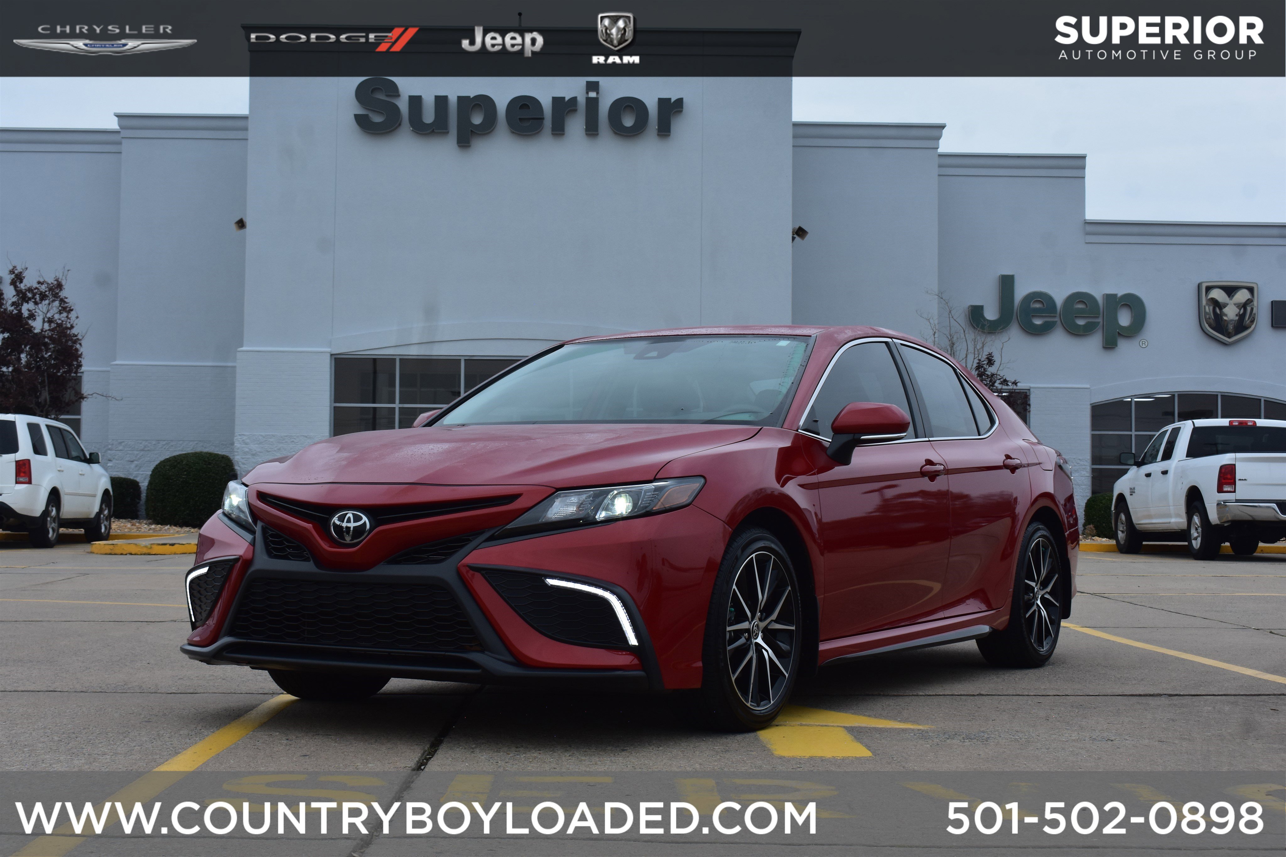 2024 Toyota Camry SE's photo