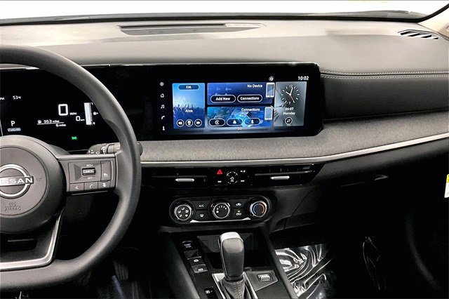 2025 Nissan Kicks SV photo 7