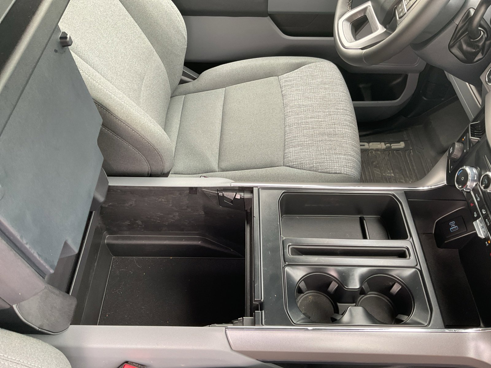2023 Ford F-150 XLT photo 24