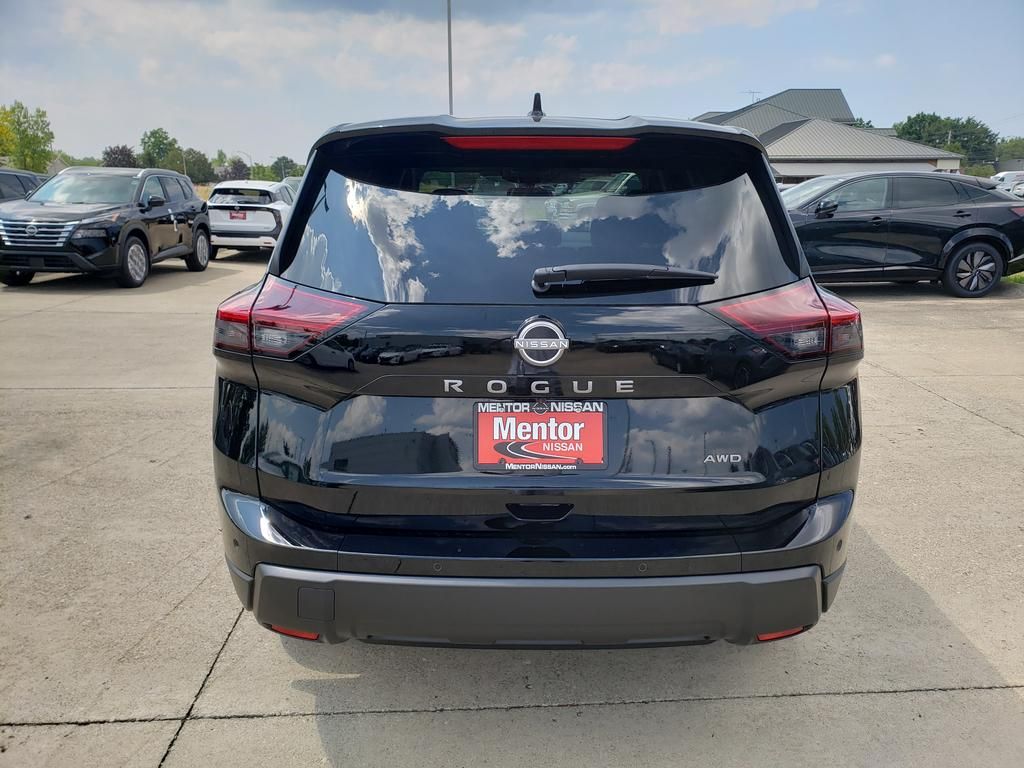 2026 Nissan Rogue SV photo 4