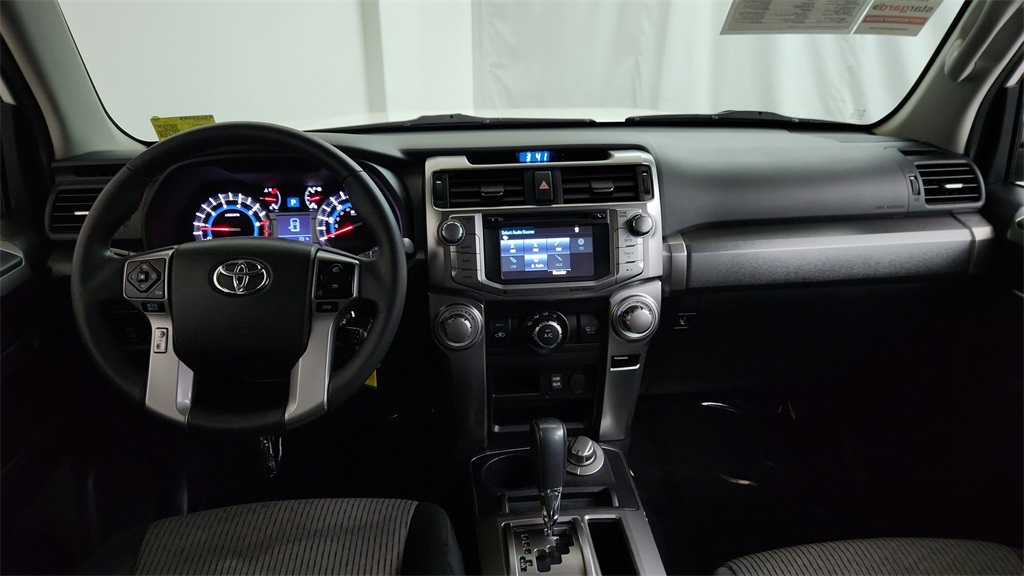 2019 Toyota 4Runner SR5 photo 17
