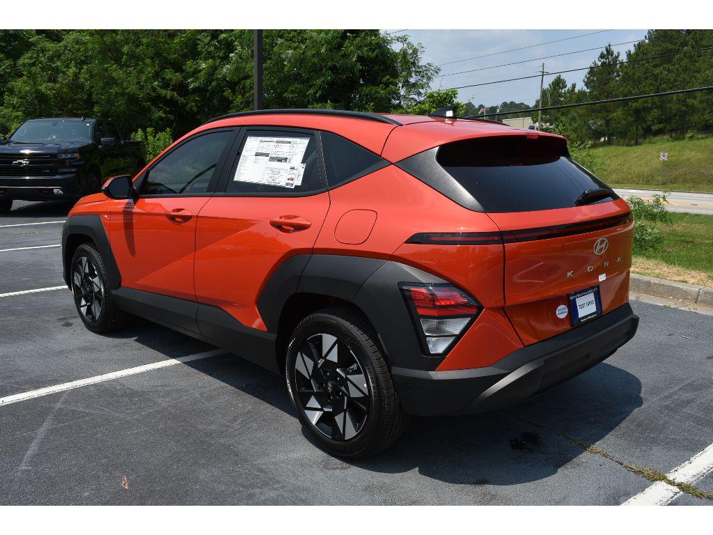 2025 Hyundai Kona SEL photo 2