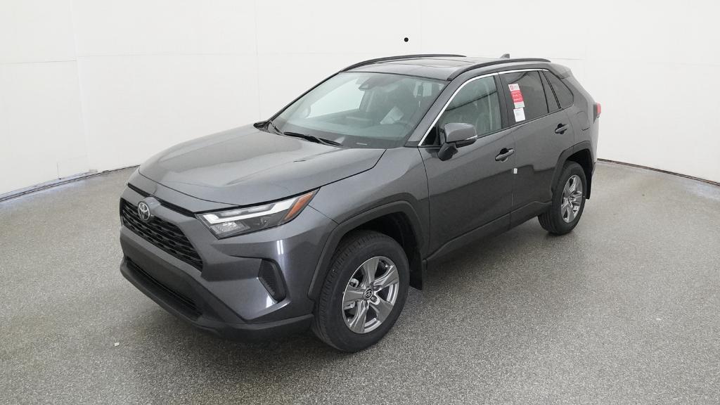 2025 Toyota RAV4 XLE's photo