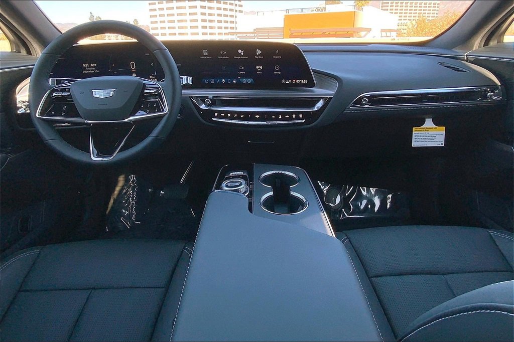 2025 Cadillac Lyriq Sport photo 6