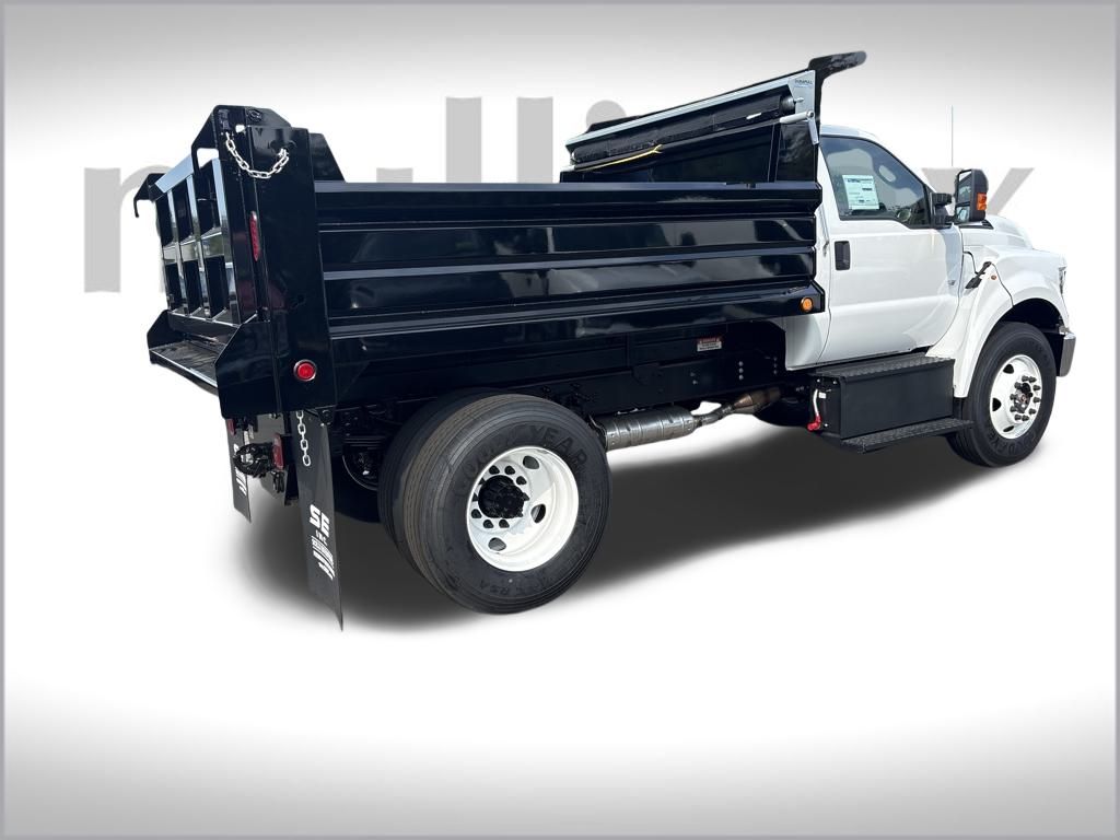 2026 Ford F-650 photo 4