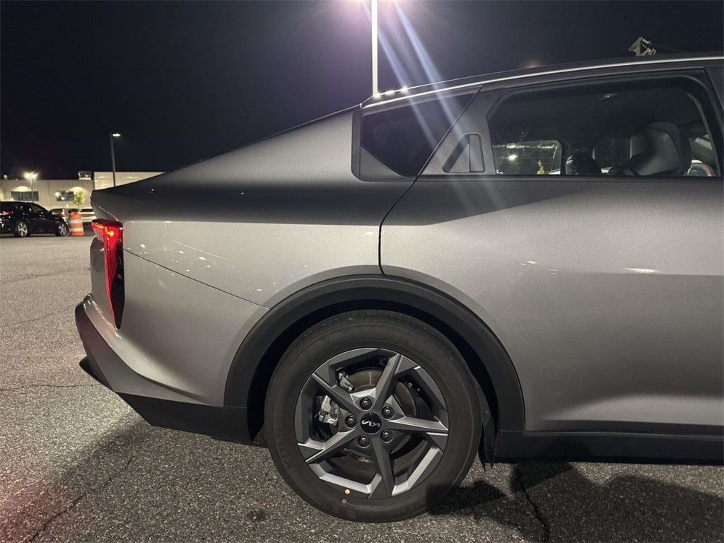 2025 Kia K4 LXS photo 7