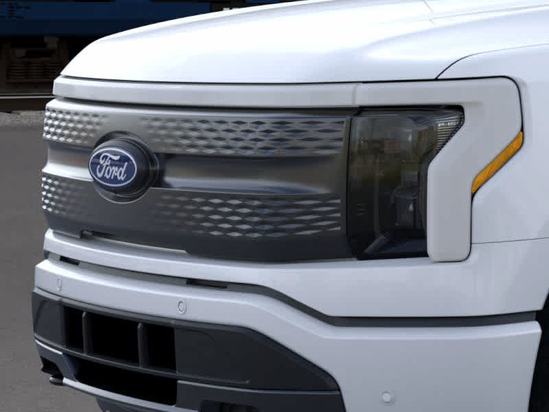 2025 Ford F-150 Lightning photo 13