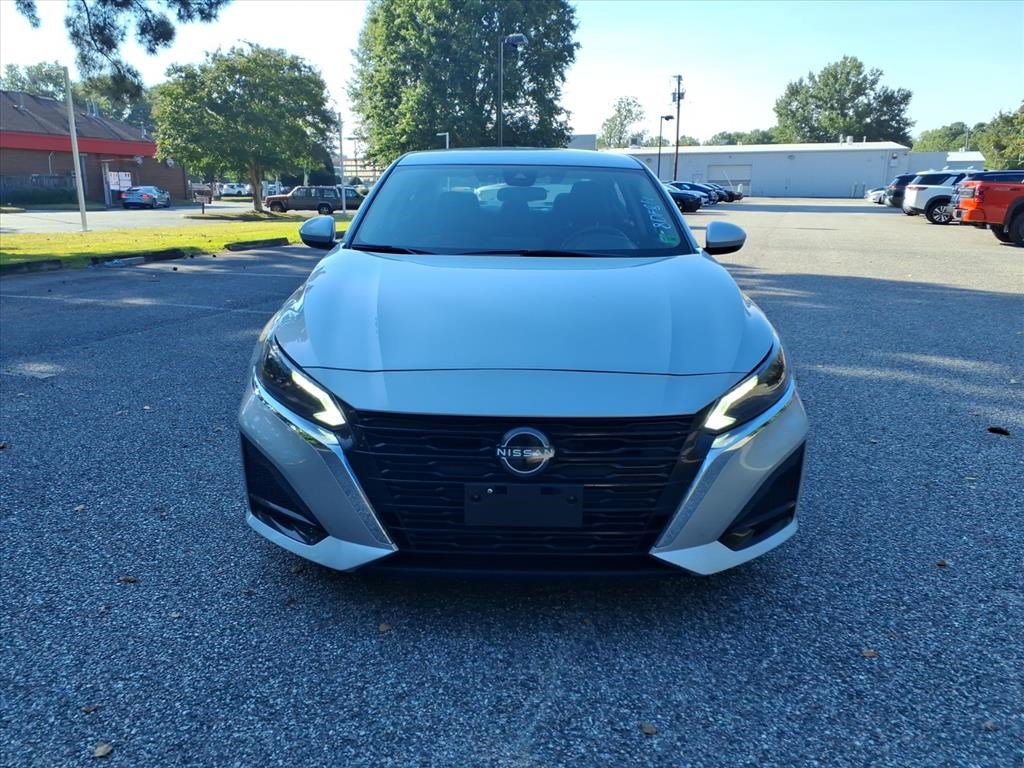 2023 Nissan Altima 2.5 SV photo 2