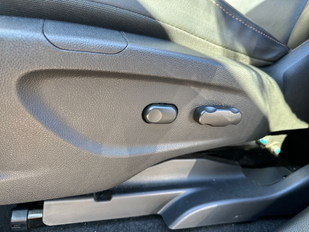 2021 Chevrolet Trax LT photo 4