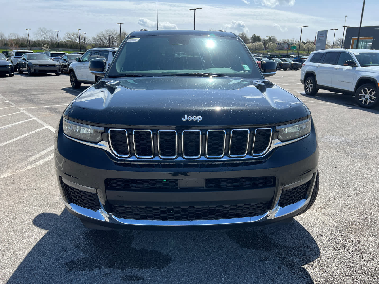 2025 Jeep Grand Cherokee Limited photo 3