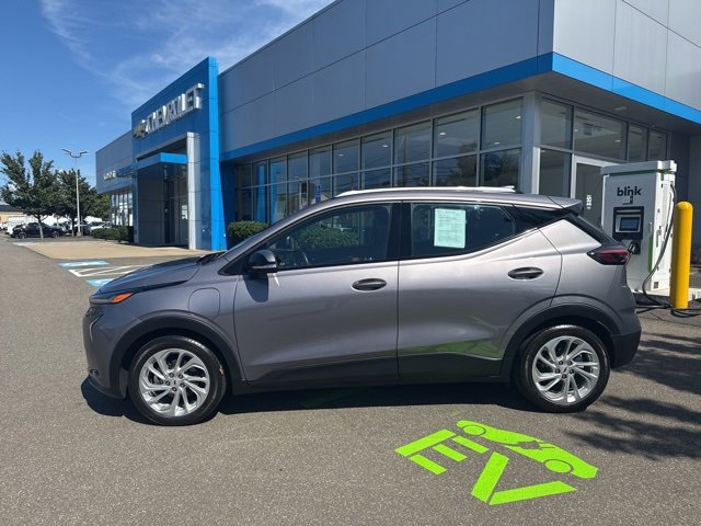 Used 2023 Chevrolet Bolt EUV LT with VIN 1G1FY6S00P4175010 for sale in Wallingford, CT