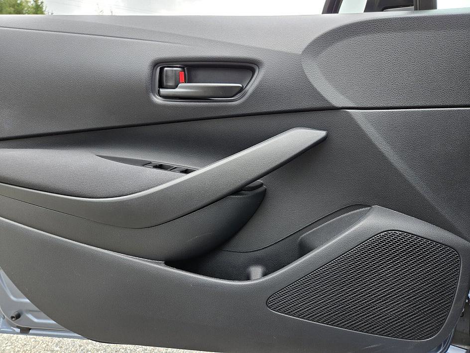 2025 Toyota Corolla LE photo 28