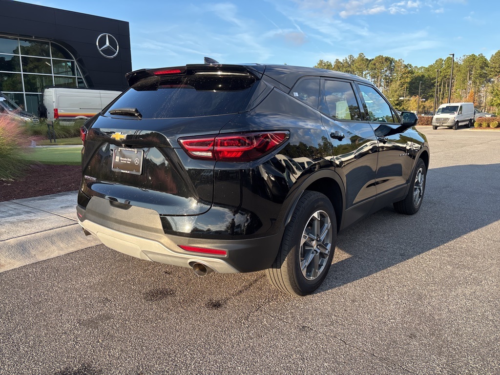 2025 Chevrolet Blazer 2LT photo 2