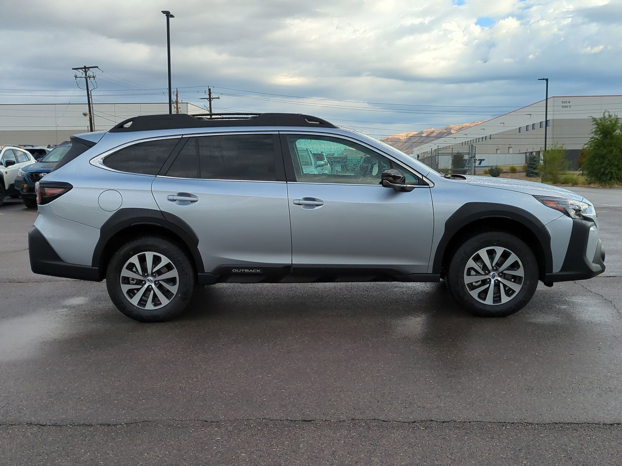 2025 Subaru Outback Premium photo 2