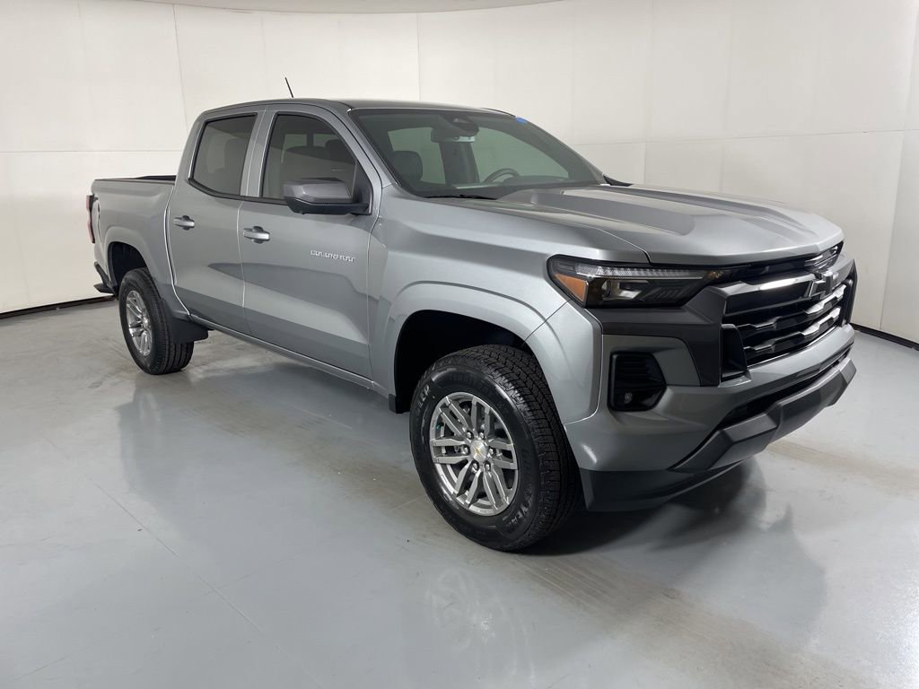 2026 Chevrolet Colorado LT photo 2