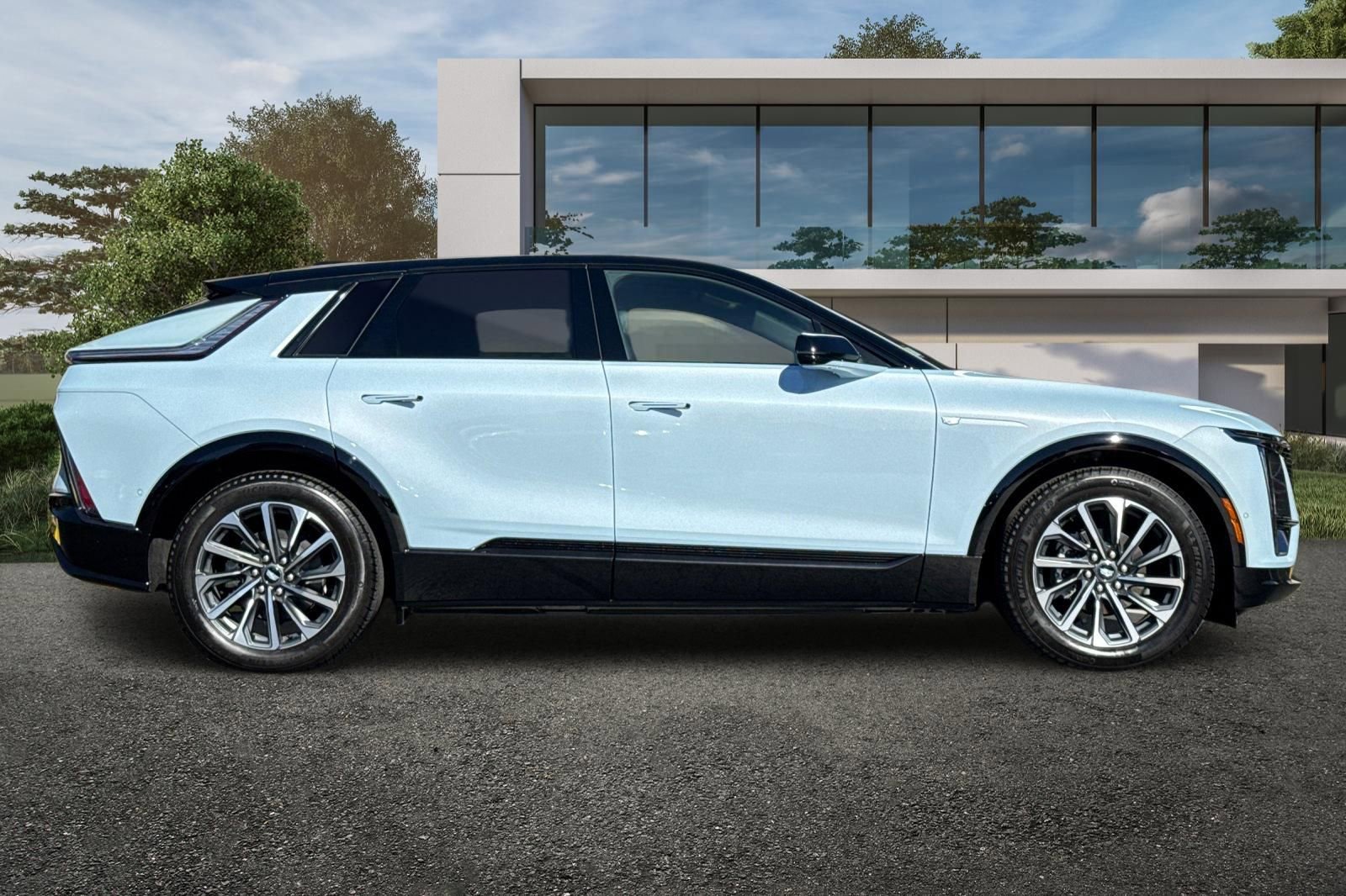 2025 Cadillac Lyriq Sport photo 2