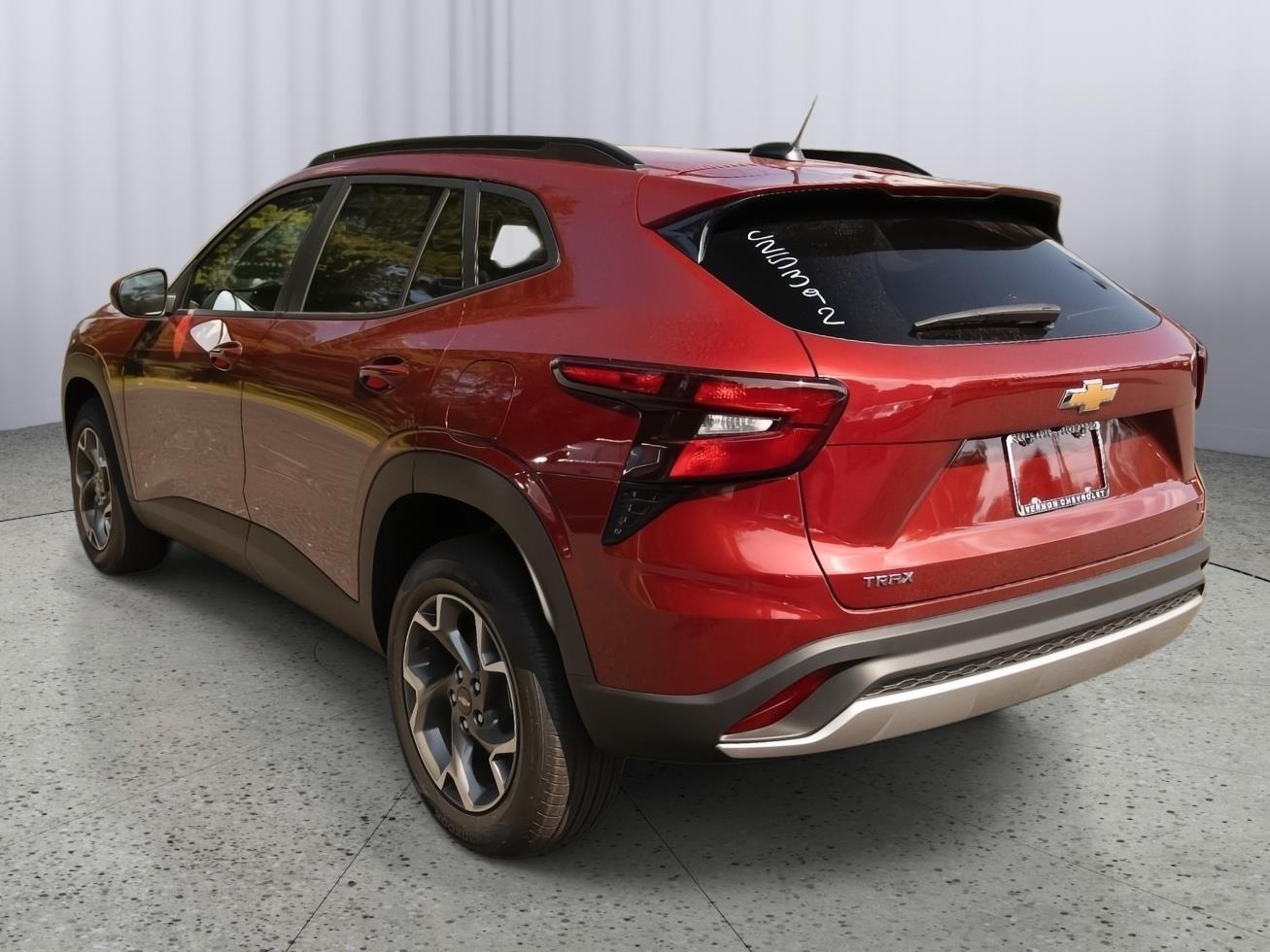 2025 Chevrolet Trax LT photo 5