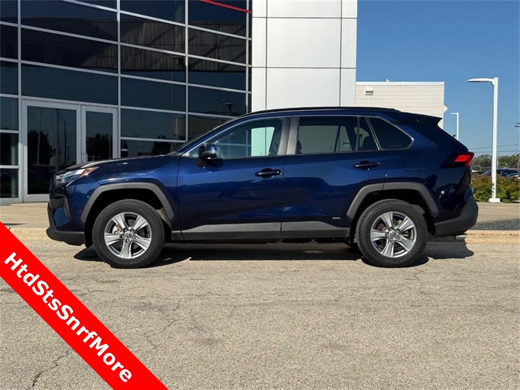 2022 Toyota RAV4 Hybrid XLE photo 6