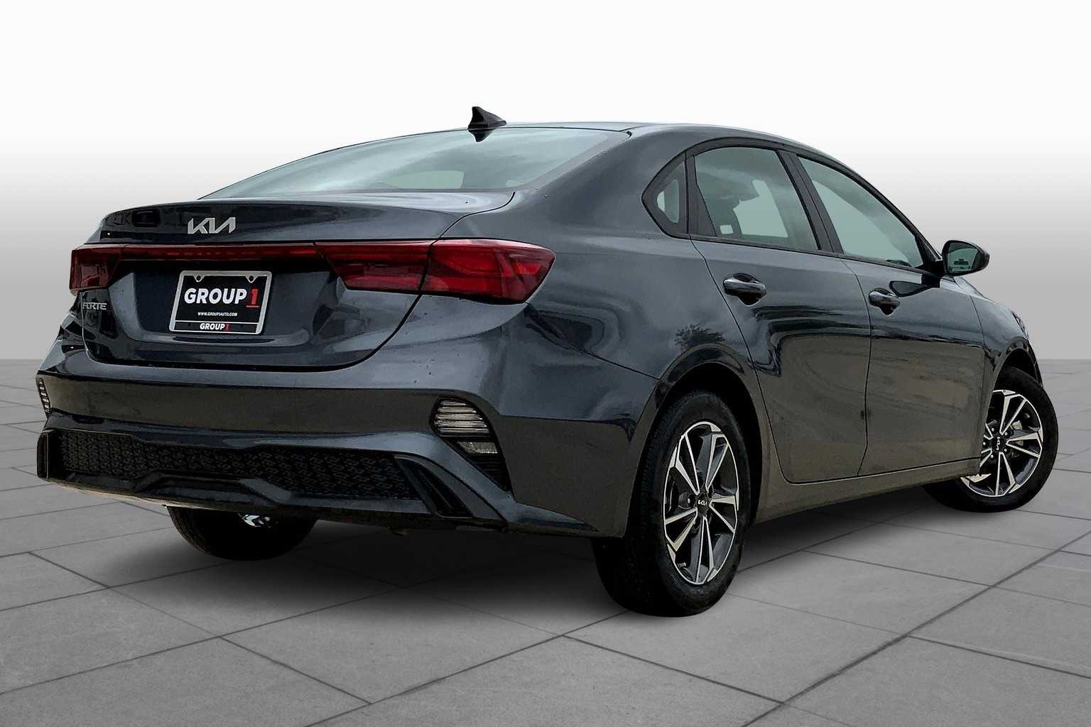 2024 Kia Forte LXS photo 12
