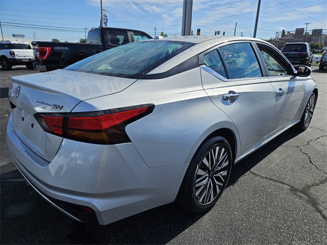 2023 Nissan Altima 2.5 SV photo 7