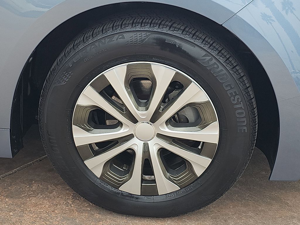 2022 Toyota Corolla Hybrid LE photo 33
